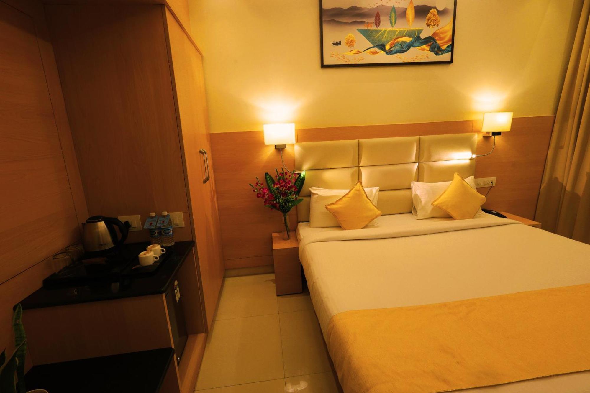 Grand Regency Rajajinagar, Iskcon Temple - Wtc Otel Bangalore Dış mekan fotoğraf