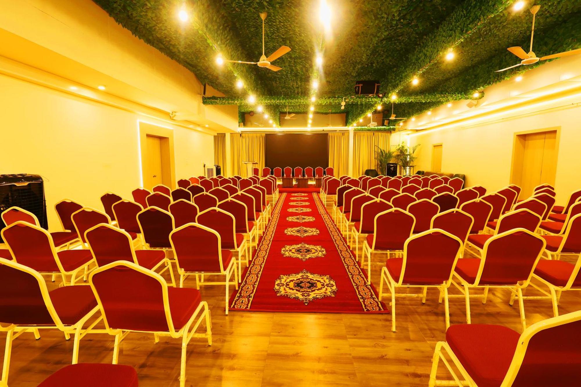 Grand Regency Rajajinagar, Iskcon Temple - Wtc Otel Bangalore Dış mekan fotoğraf