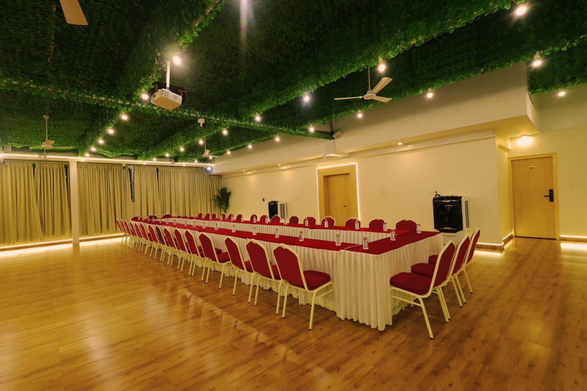Grand Regency Rajajinagar, Iskcon Temple - Wtc Otel Bangalore Dış mekan fotoğraf