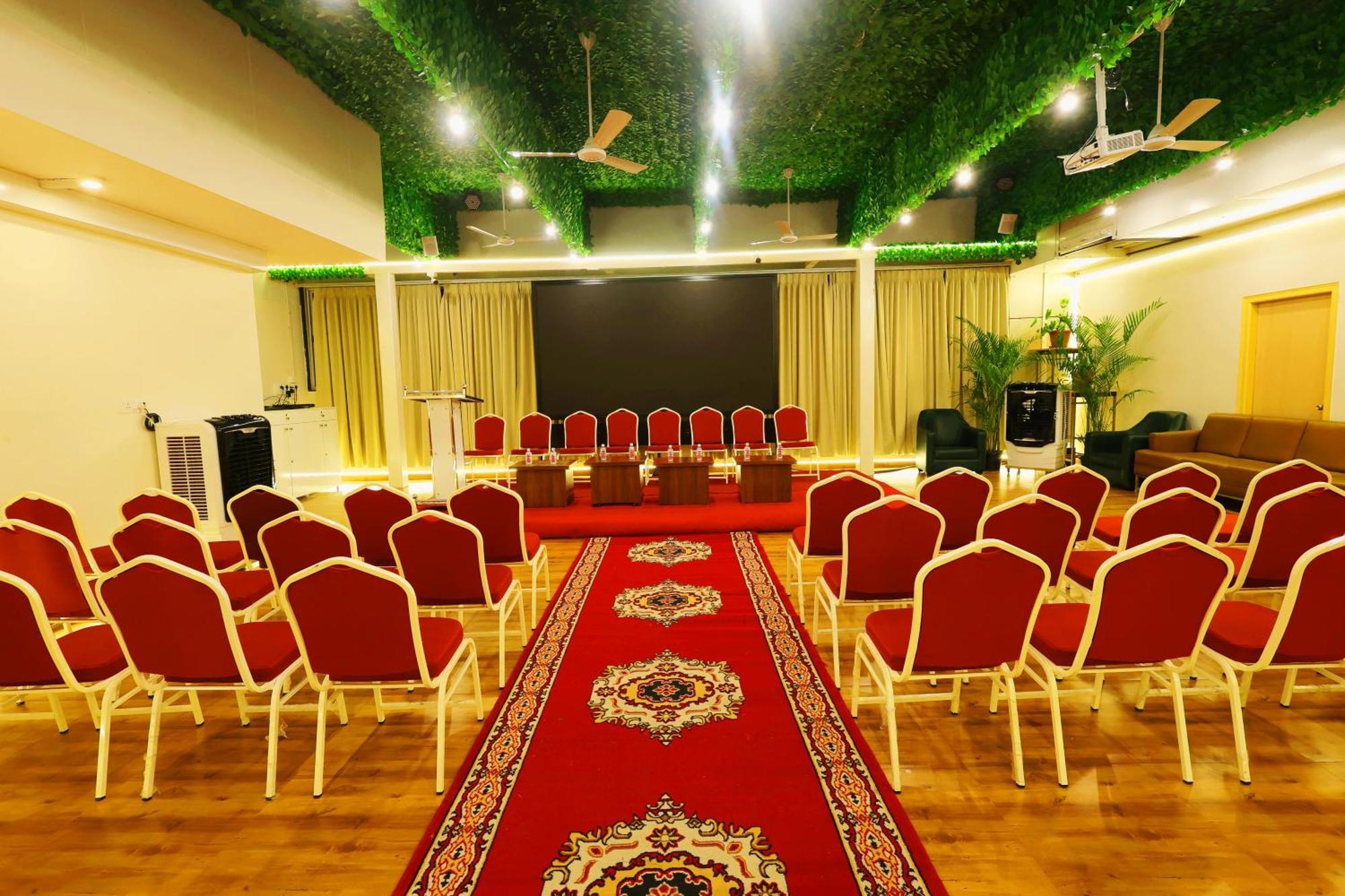 Grand Regency Rajajinagar, Iskcon Temple - Wtc Otel Bangalore Dış mekan fotoğraf